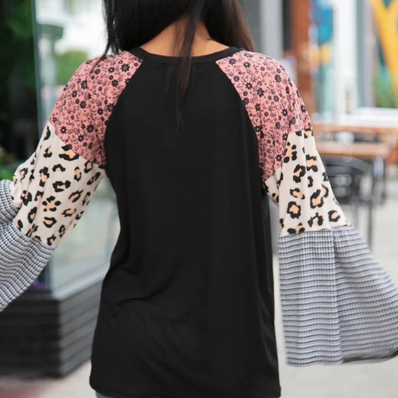 FLORAL LEOPARD PRINT JACQUARD BLOCK BELL SLEEVE TOP - Picture 4 of 8
